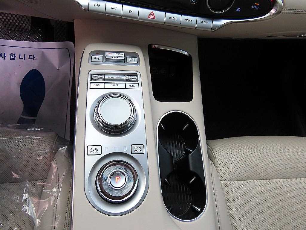 Genesis GV70 - Vista 11