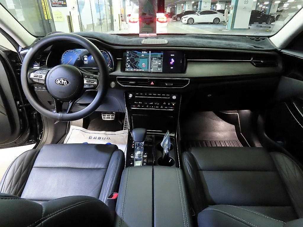 KIA K7 - Vista 10