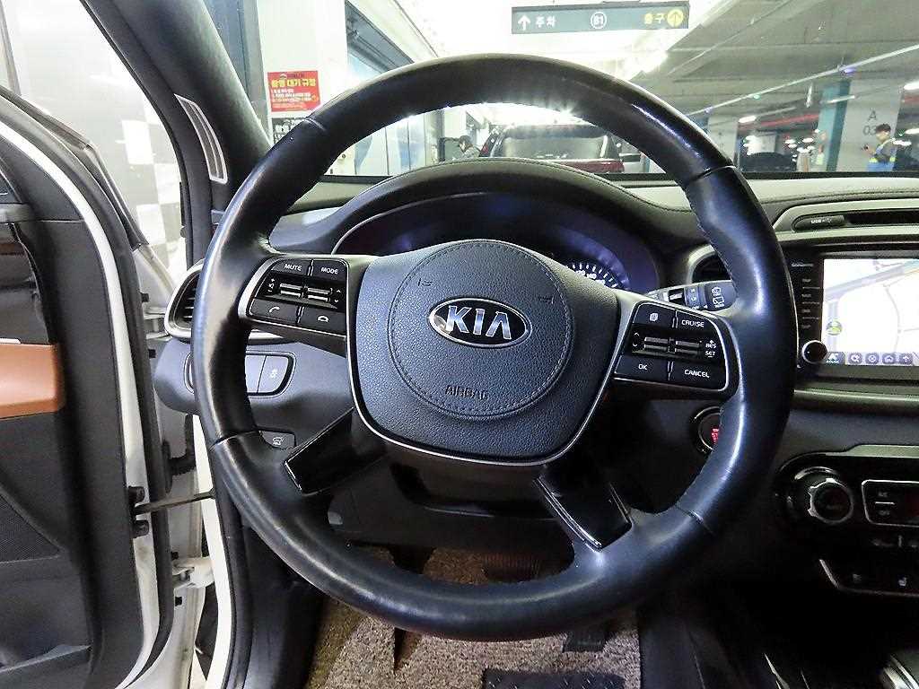 KIA Sorento - Vista 8