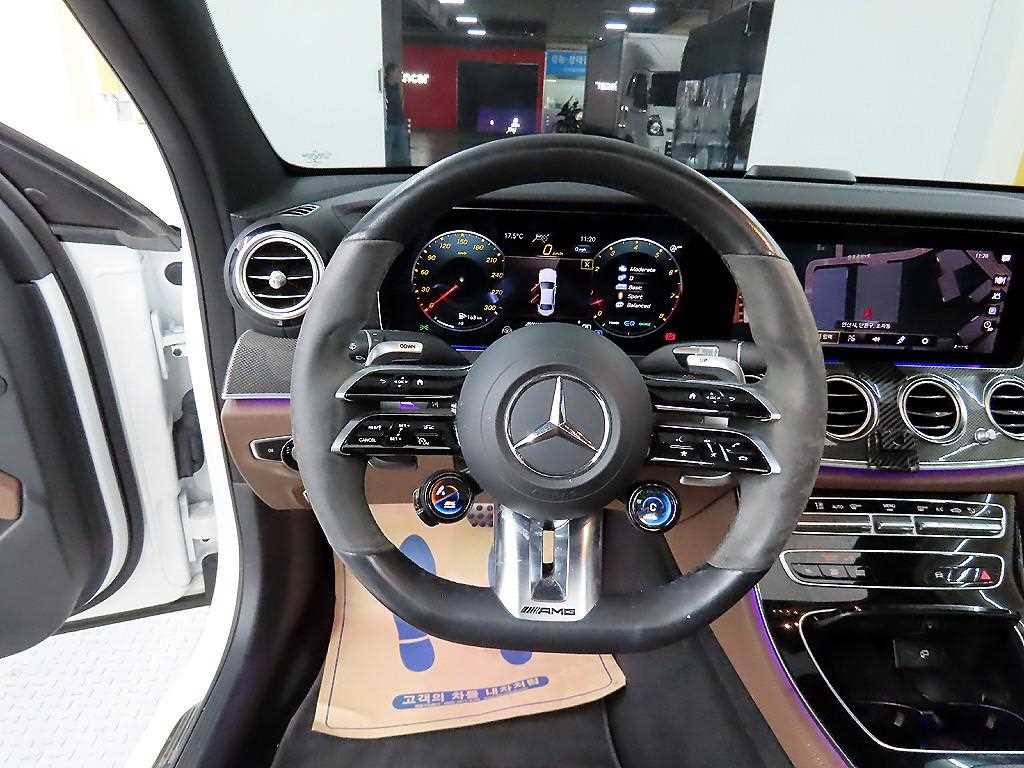 Mercedes Benz E class - Vista 9