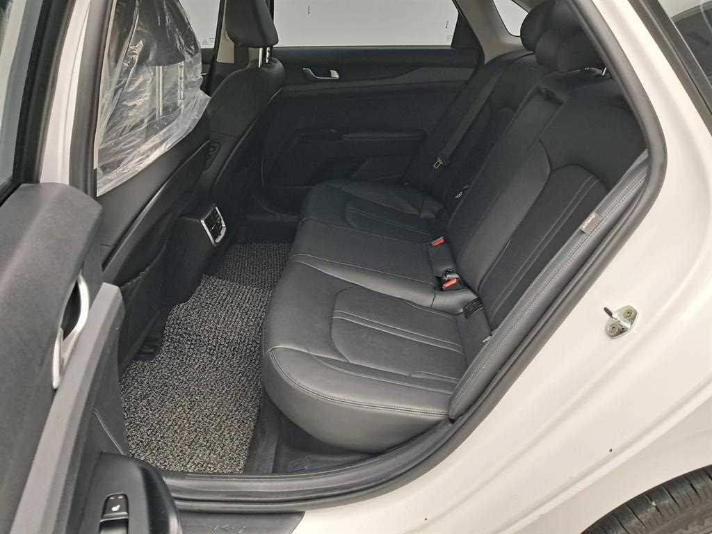 KIA K5 - Vista 12