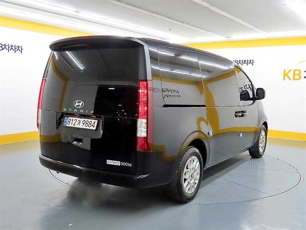 HYUNDAI Staria - Vista 4