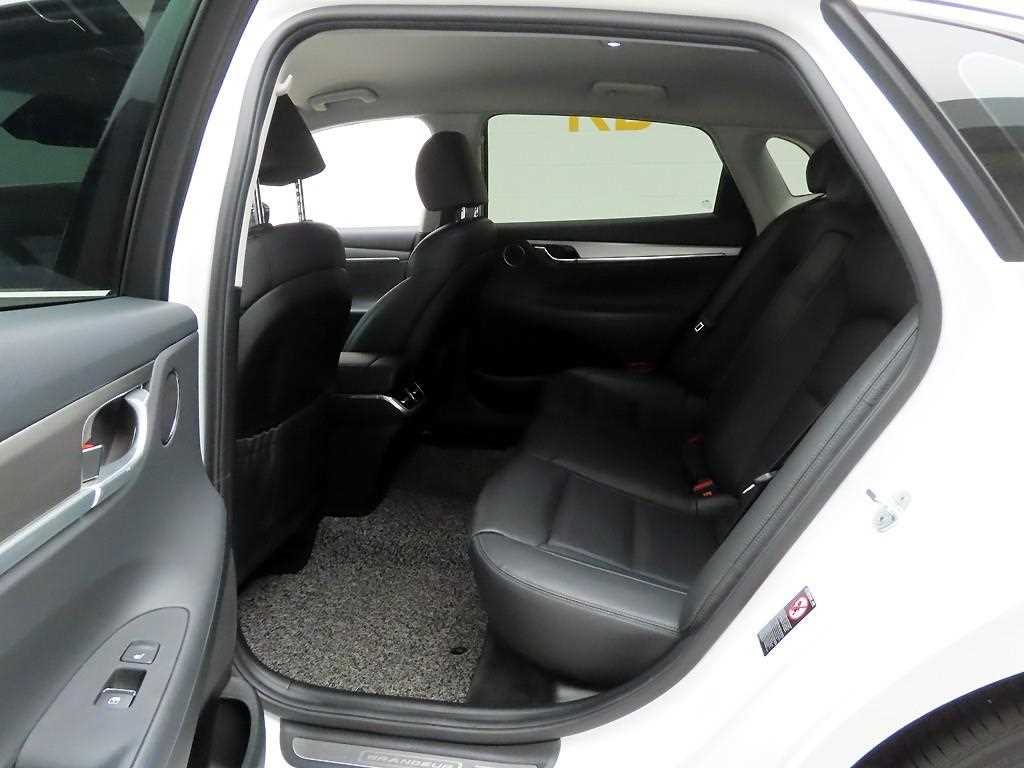 HYUNDAI Grandeur - Vista 12