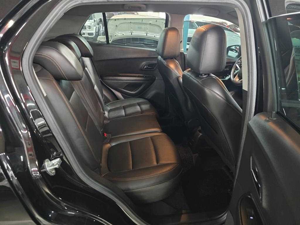 Chevrolet Trax 2021 Negro - Importación desde Corea - HF Imports Iquique - Foto 17