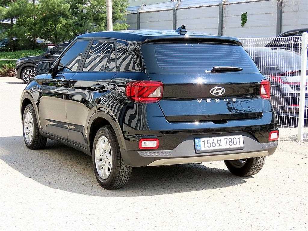 HYUNDAI Venue - Vista 3
