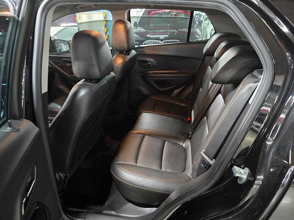 Chevrolet Trax 2021 Negro - Importación desde Corea - HF Imports Iquique - Foto 15