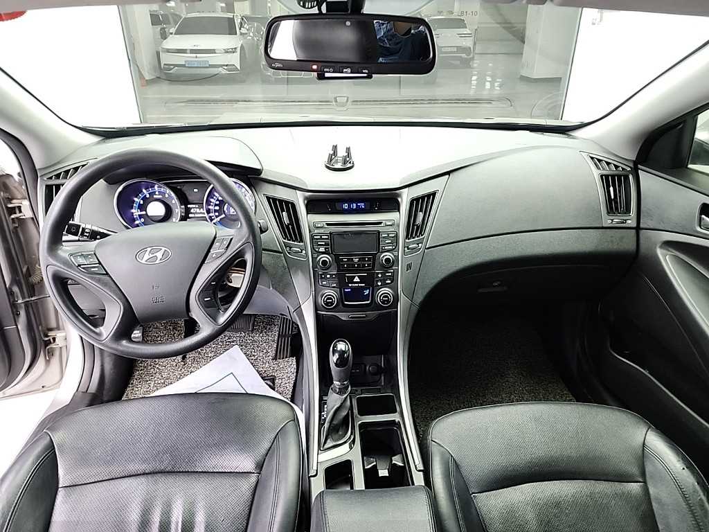 HYUNDAI Sonata - Vista 7