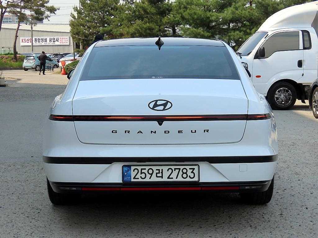 HYUNDAI Grandeur - Vista 4
