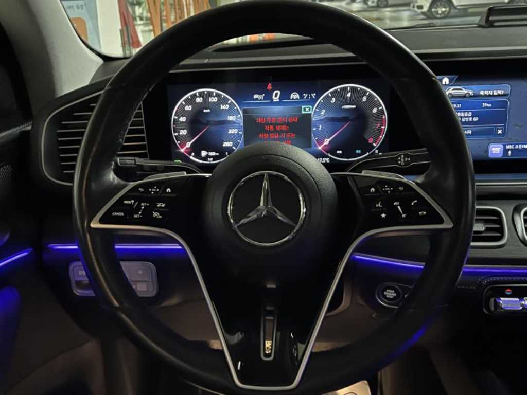 Mercedes Benz GLE Class - Vista 12