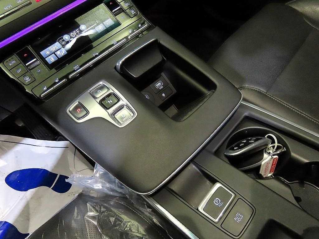 HYUNDAI Grandeur - Vista 12