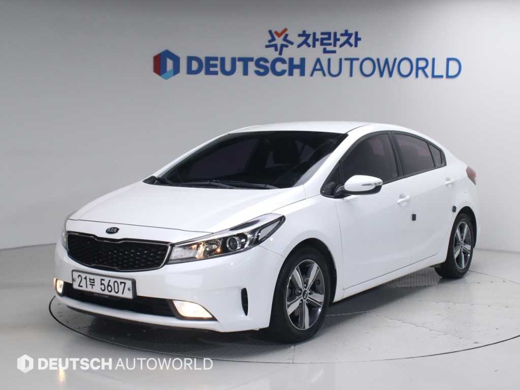 KIA K3 2018 Blanco - Importación desde Corea - HF Imports Iquique - Foto 1