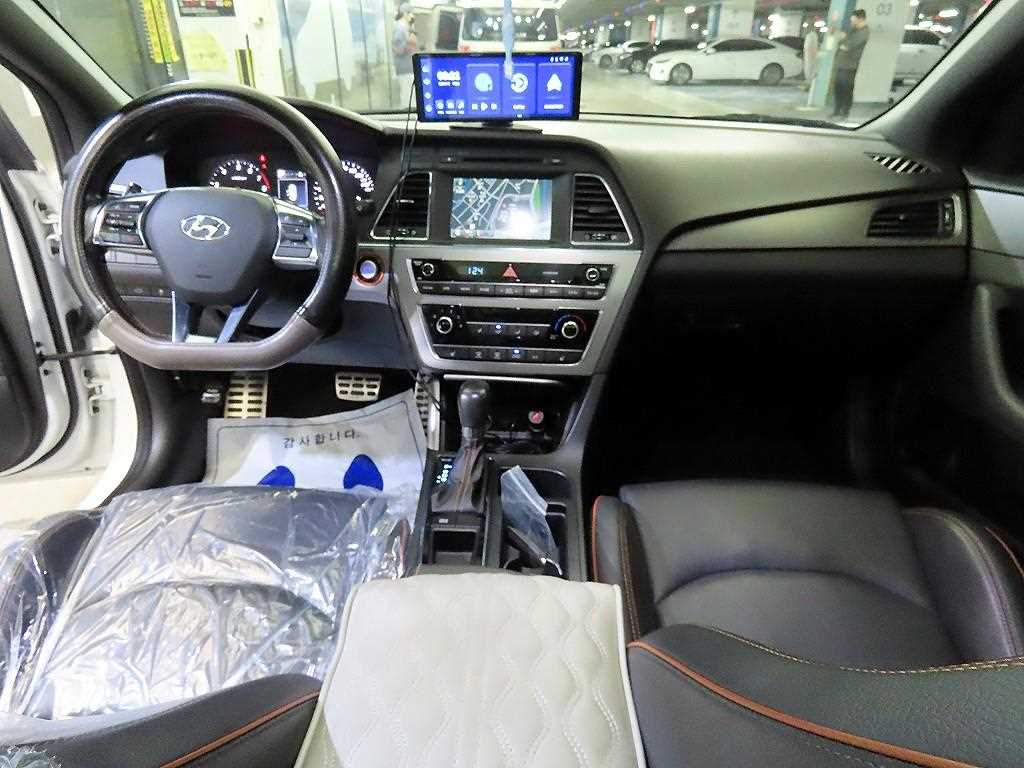HYUNDAI Sonata - Vista 10