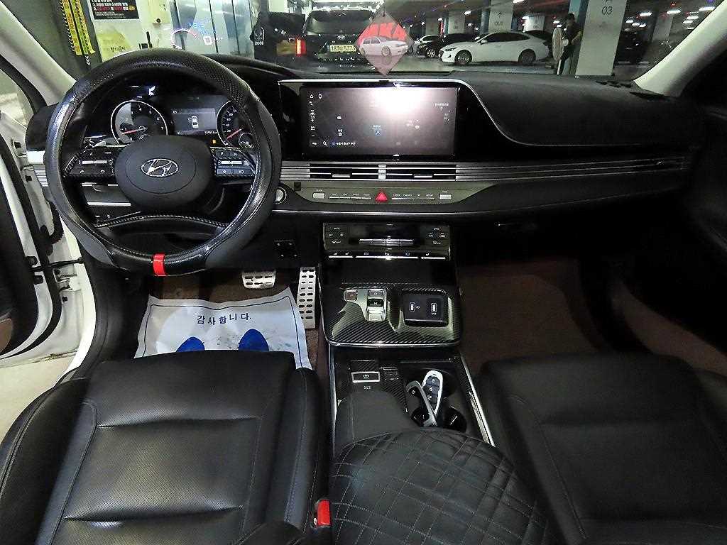 HYUNDAI Grandeur - Vista 10