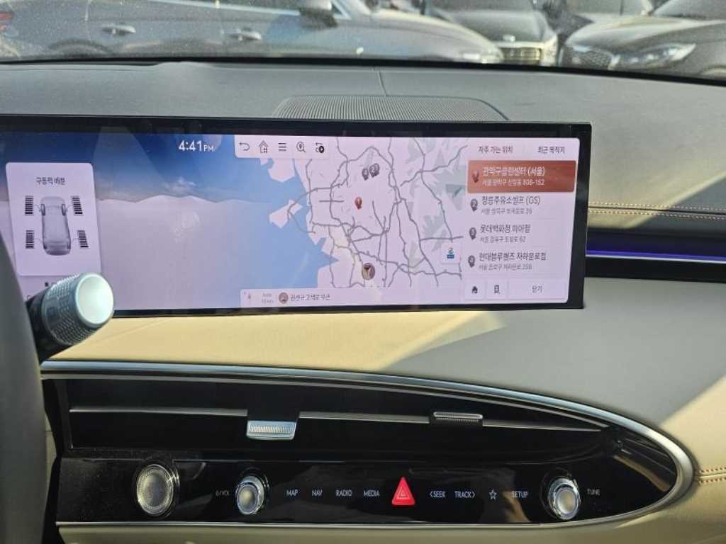 Genesis GV70 - Vista 12