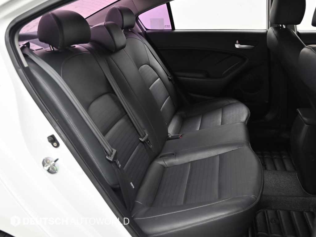KIA K3 - Vista 12