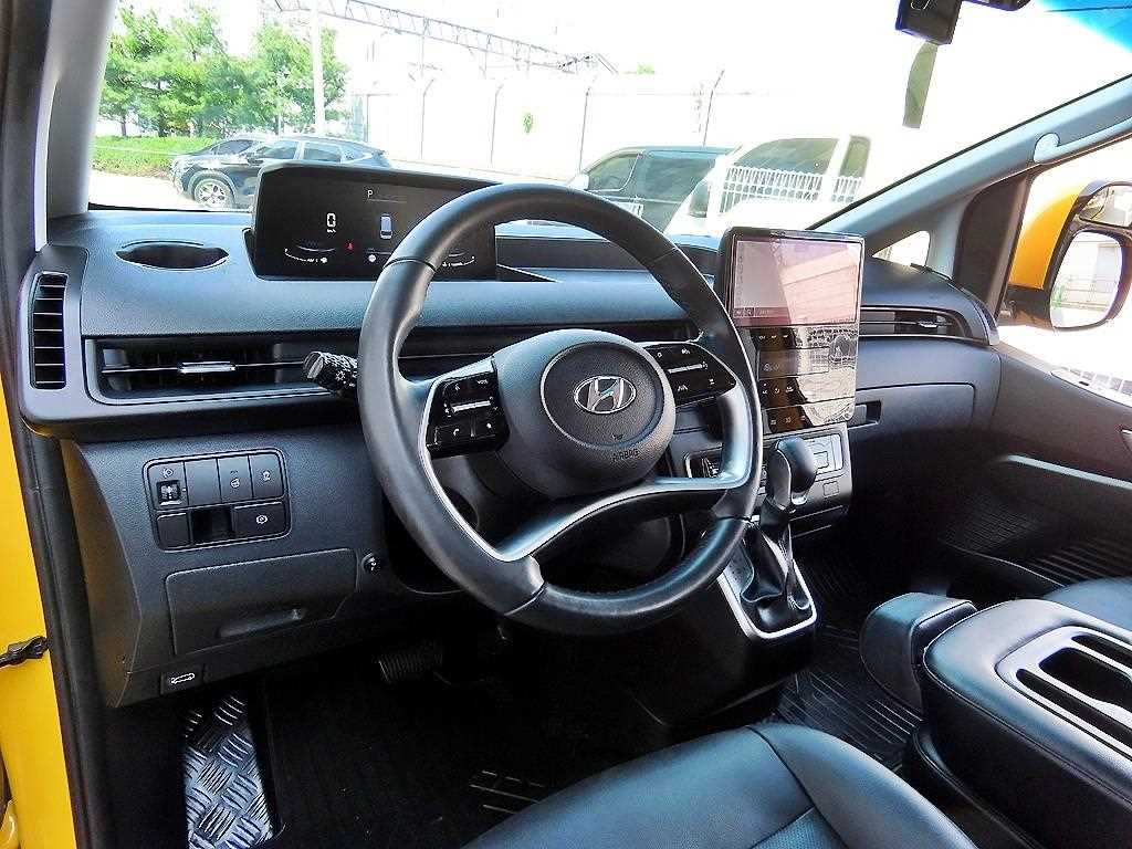 HYUNDAI Staria - Vista 8