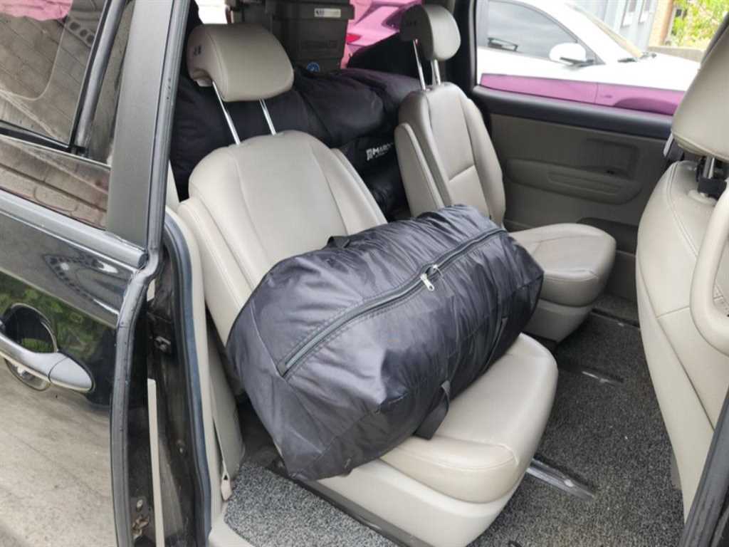 KIA Carnival - Vista 11