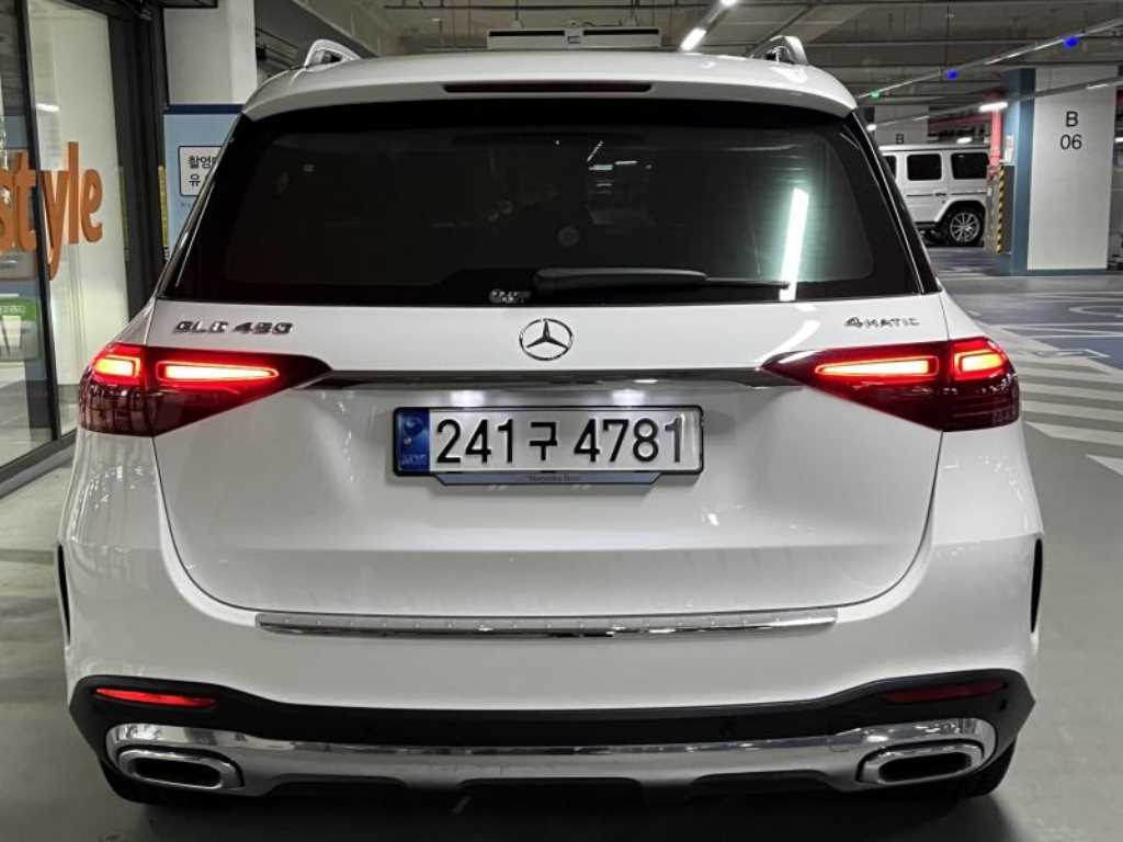 Mercedes Benz GLE Class - Vista 5