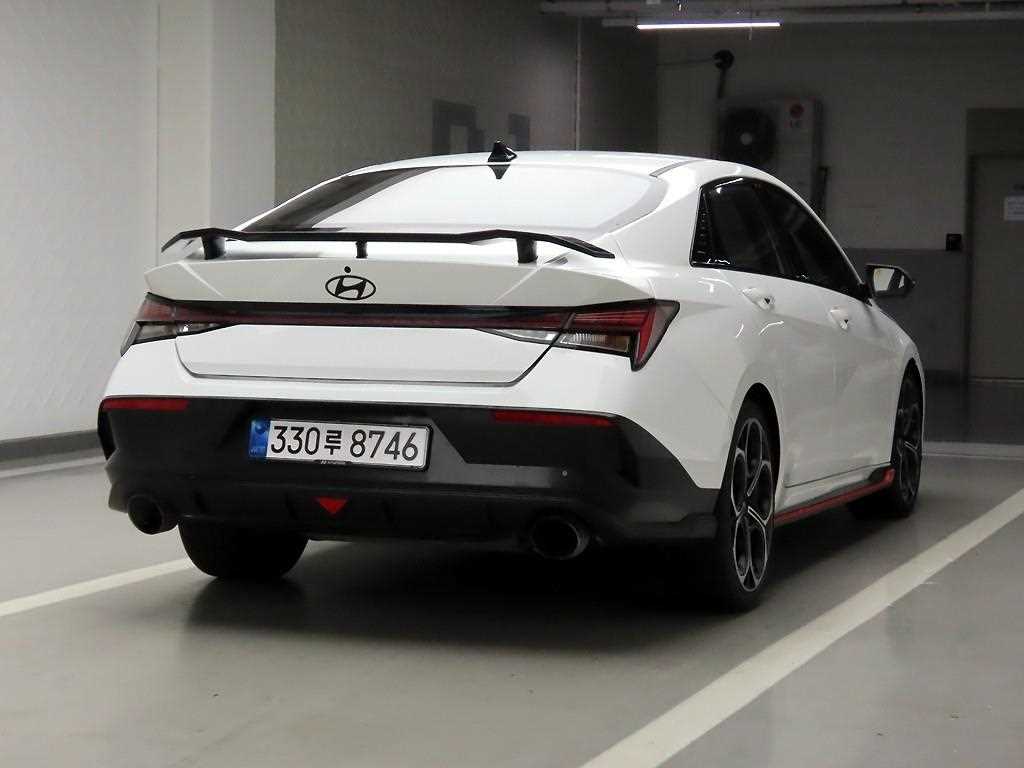 HYUNDAI Avante - Vista 4