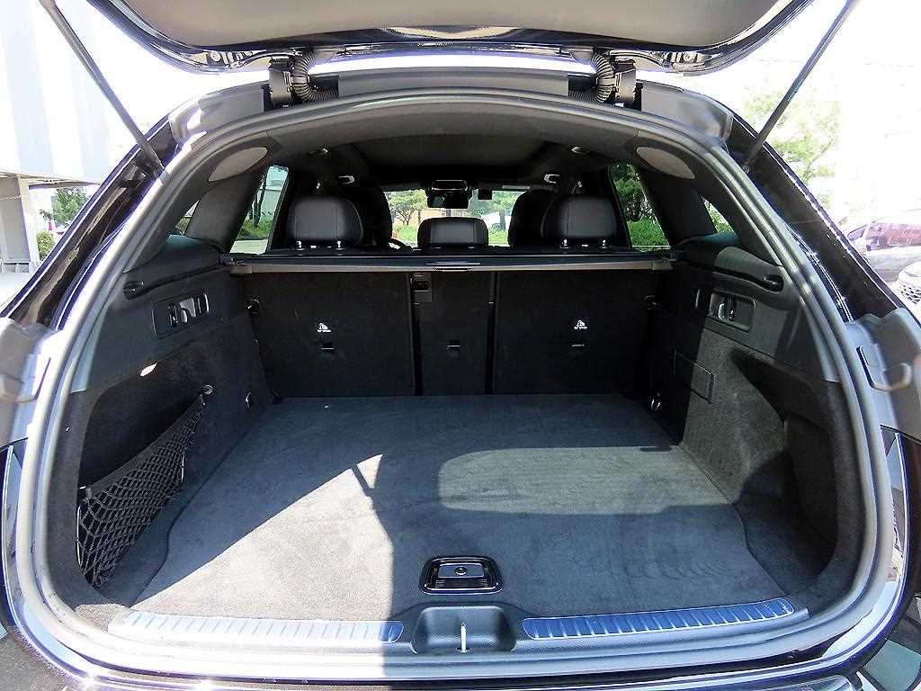 Mercedes Benz GLC Class 2023 Negro - Importación desde Corea - HF Imports Iquique - Foto 17