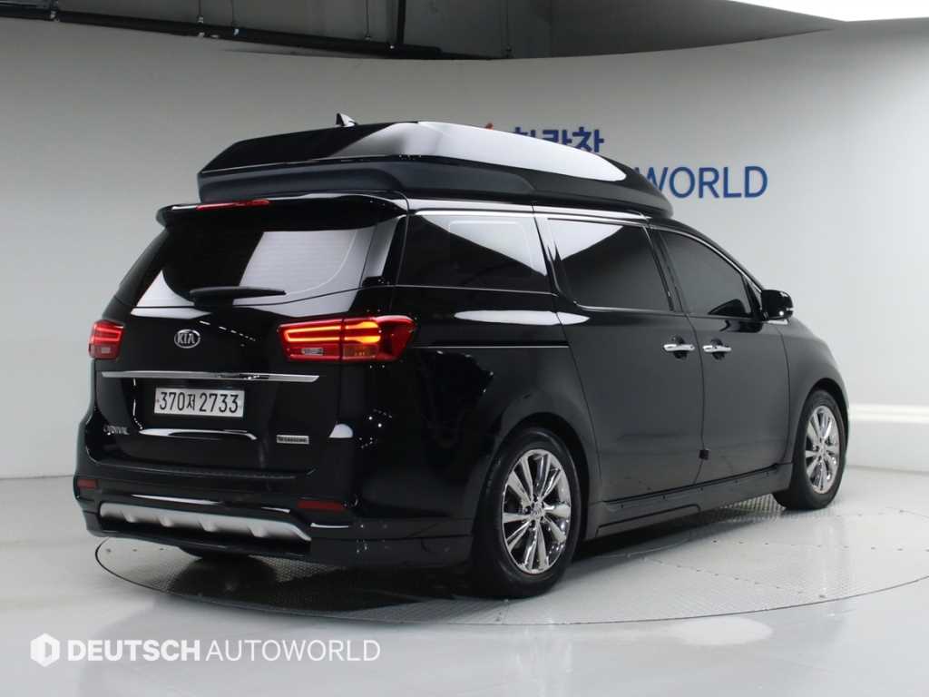 KIA Carnival - Vista 2