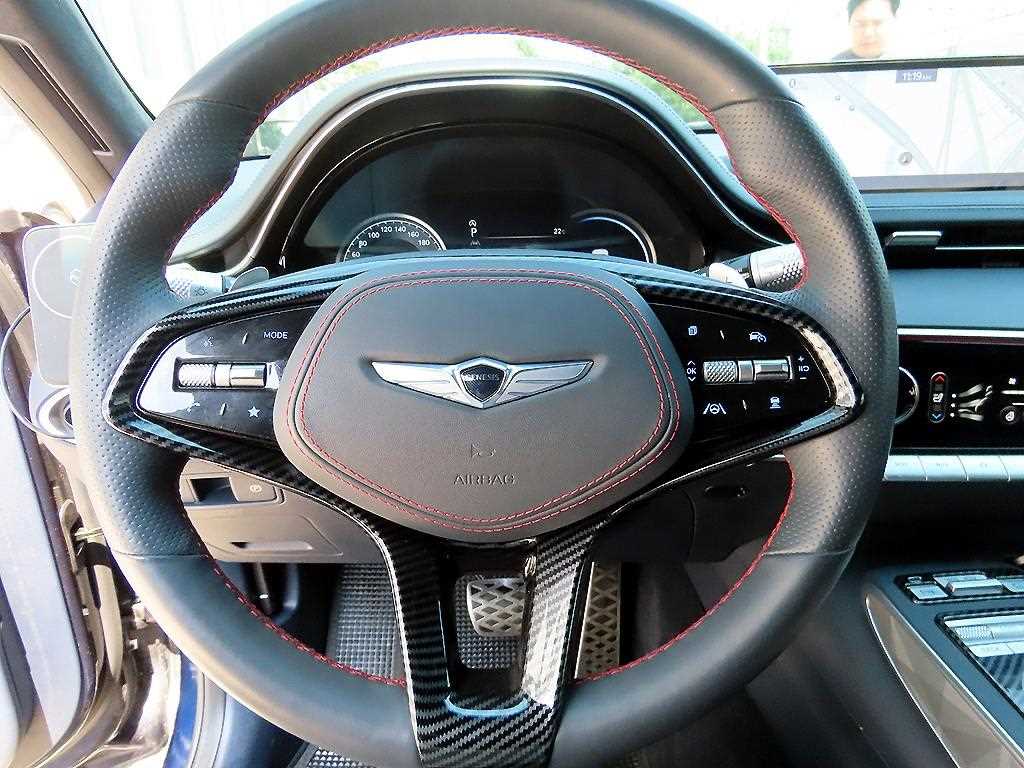 Genesis GV70 - Vista 8