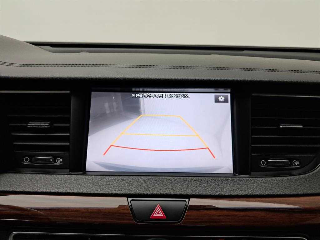 KIA K7 - Vista 10
