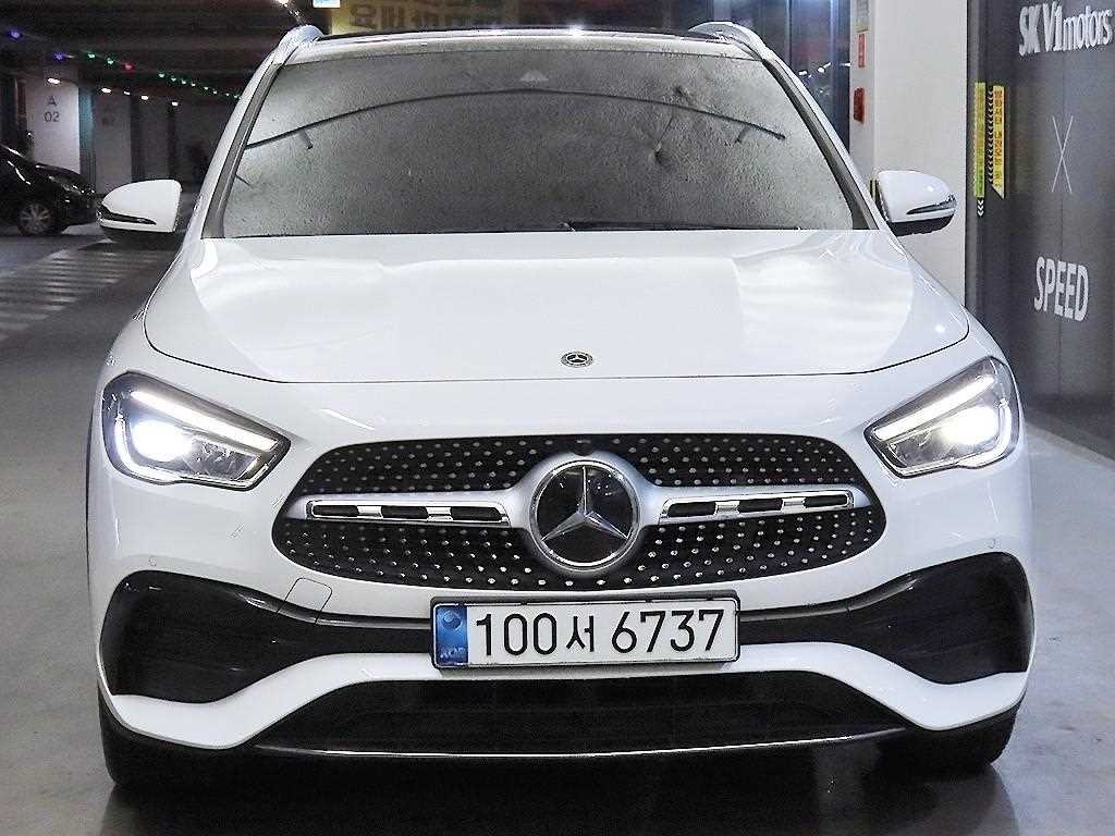 Mercedes Benz GLA Class - Vista 2