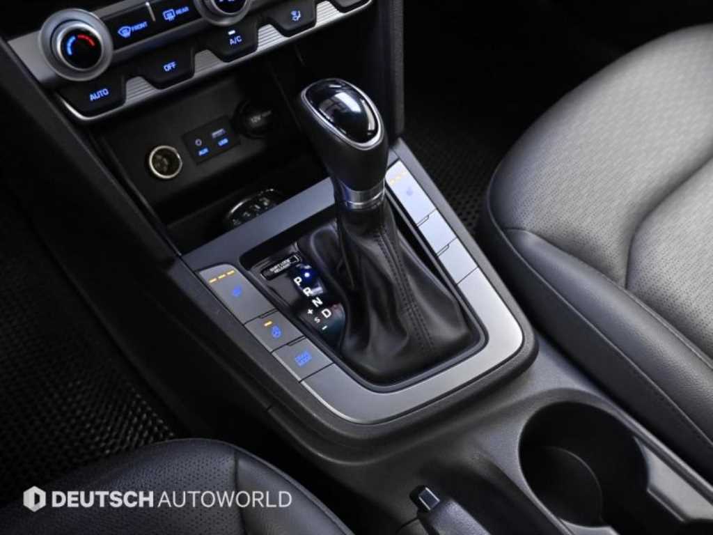 HYUNDAI Avante - Vista 9