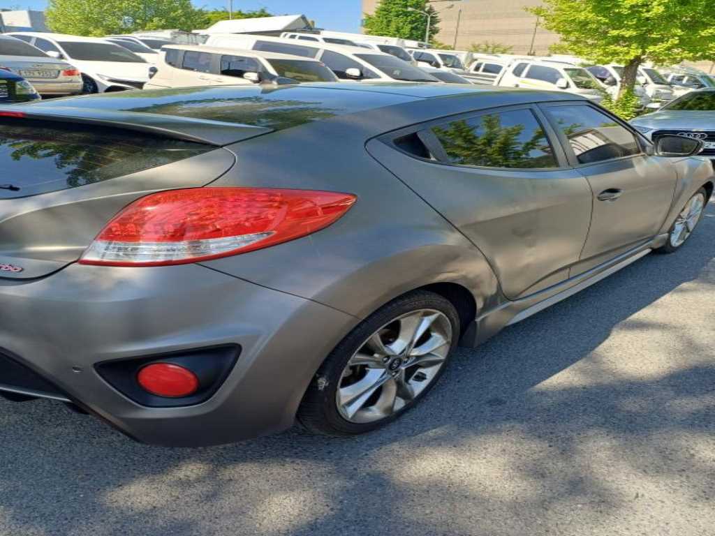 HYUNDAI Veloster - Vista 4