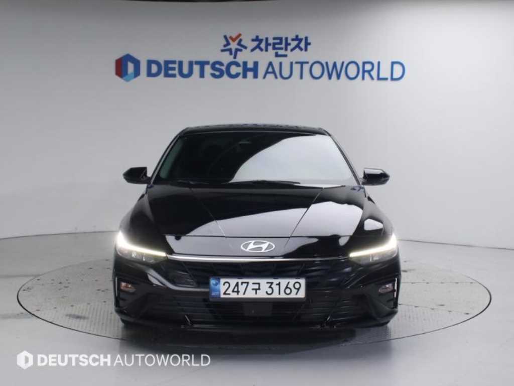 HYUNDAI Avante - Vista 3