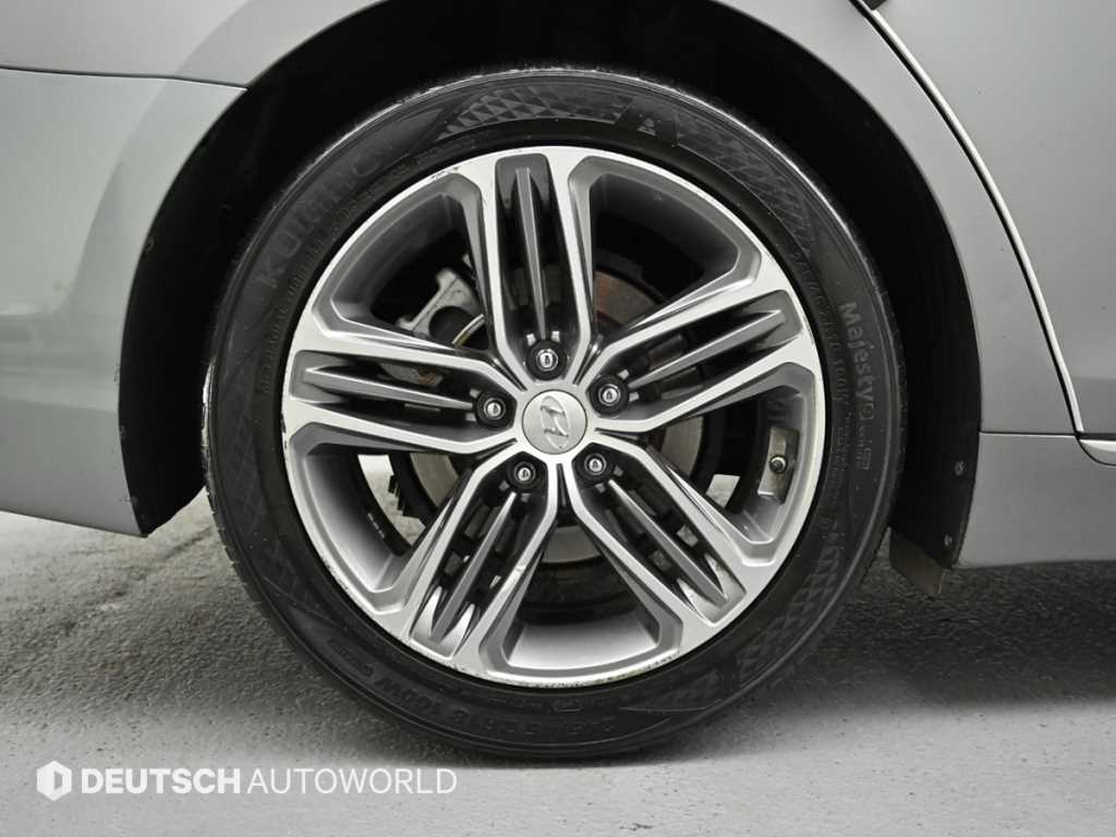 HYUNDAI Grandeur - Vista 5