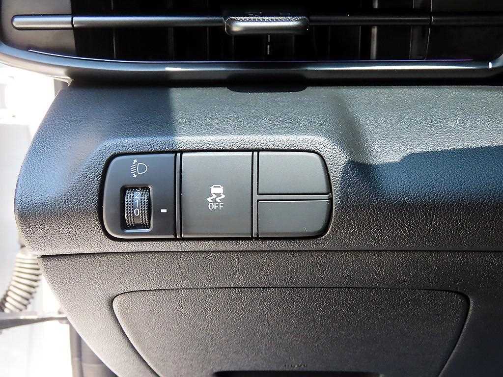 HYUNDAI Avante - Vista 12