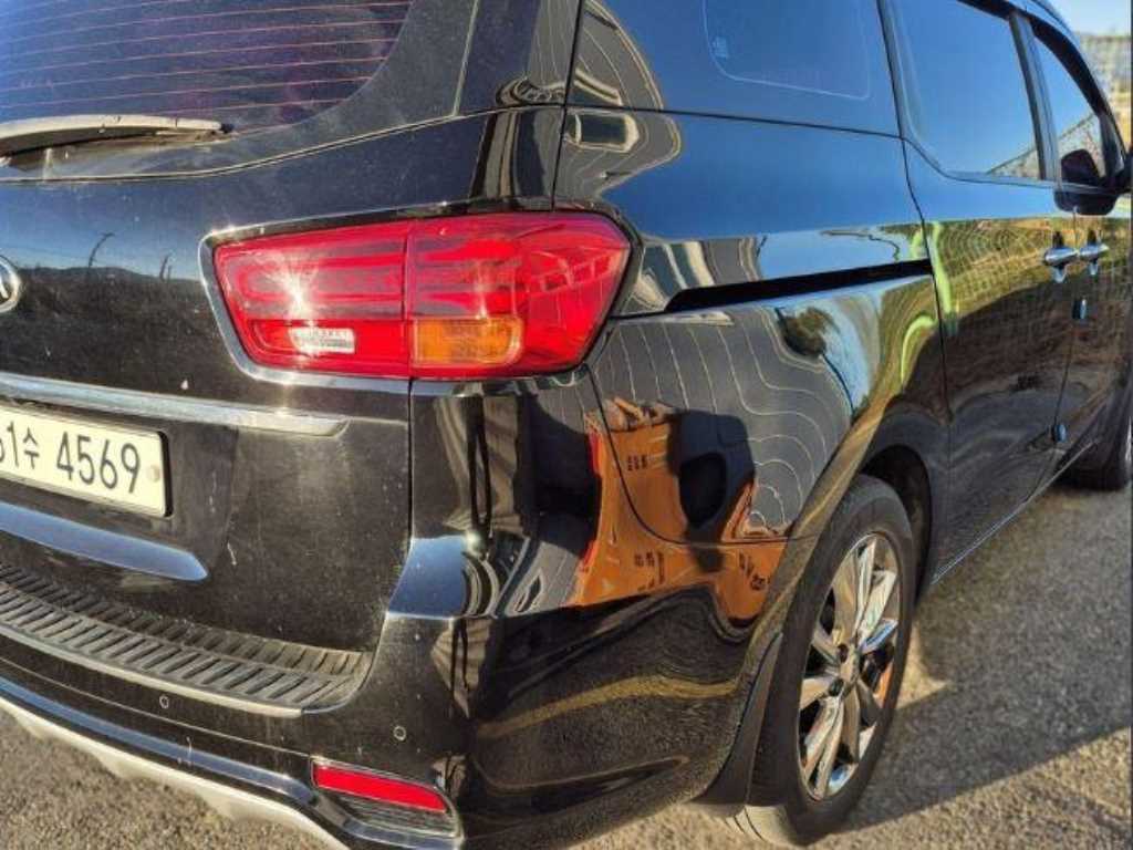 KIA Carnival - Vista 4