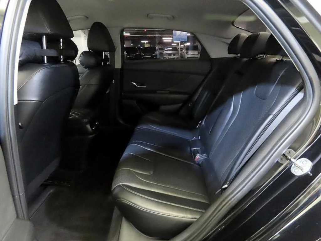 HYUNDAI Avante - Vista 7