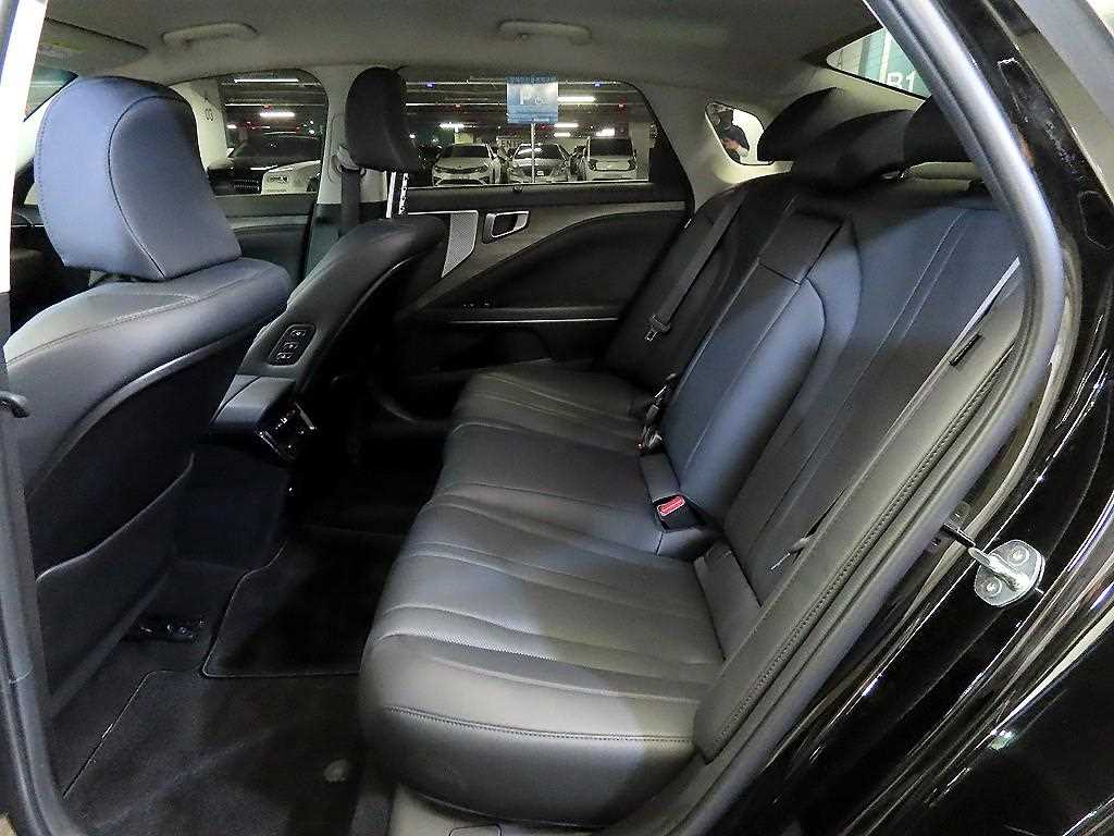 KIA K8 - Vista 7