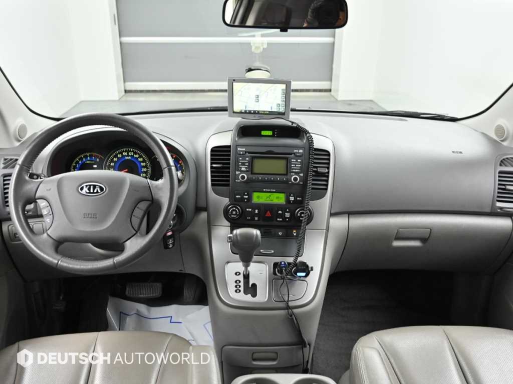 KIA Carnival - Vista 7