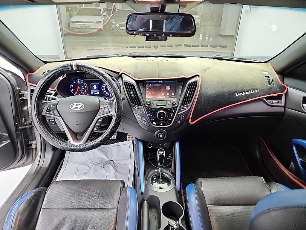 HYUNDAI Veloster - Vista 7