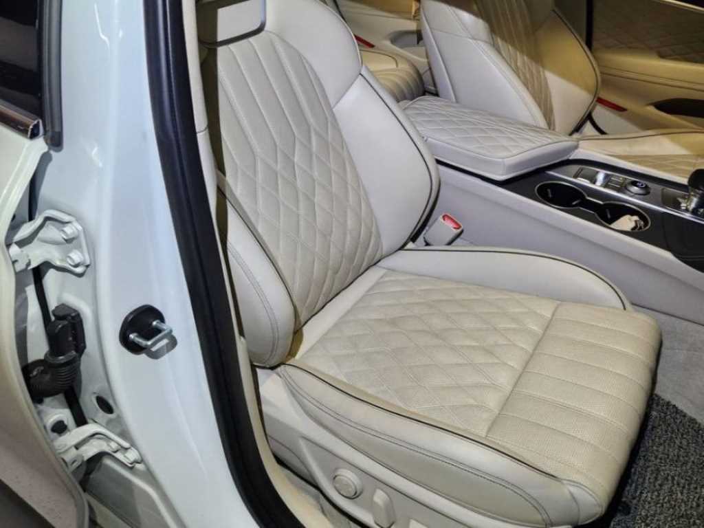 Genesis G70 - Vista 10