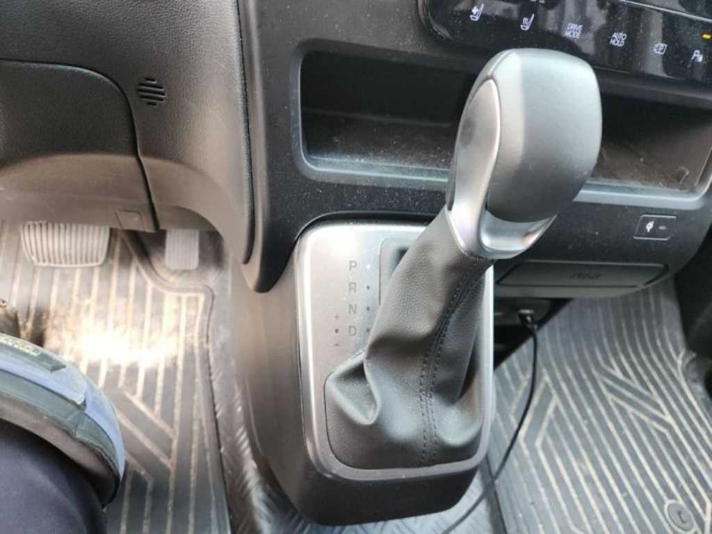 HYUNDAI Staria - Vista 12