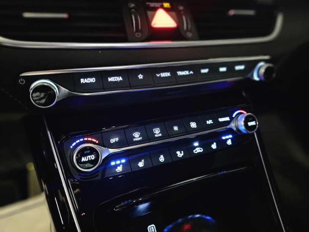 HYUNDAI Grandeur - Vista 12