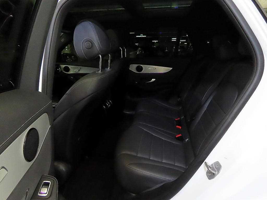 Mercedes Benz GLC Class - Vista 7