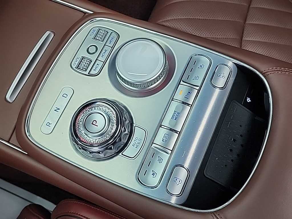 Genesis G90 - Vista 8