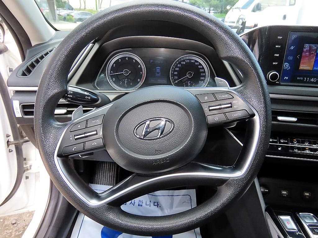 HYUNDAI Sonata - Vista 8