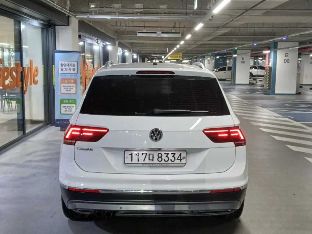Volkswagen Tiguan - Vista 5