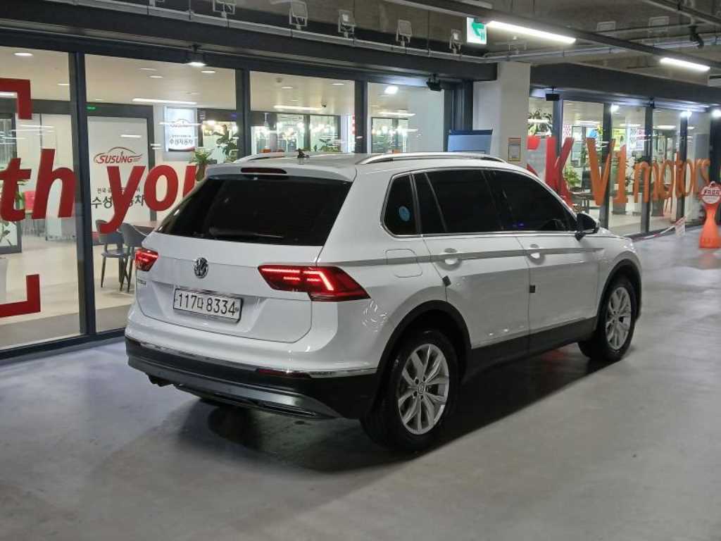 Volkswagen Tiguan - Vista 4