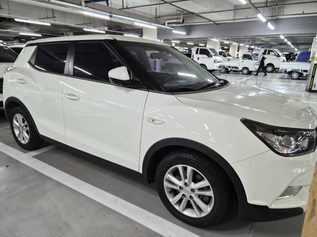 Ssangyong Tivoli - Vista 6