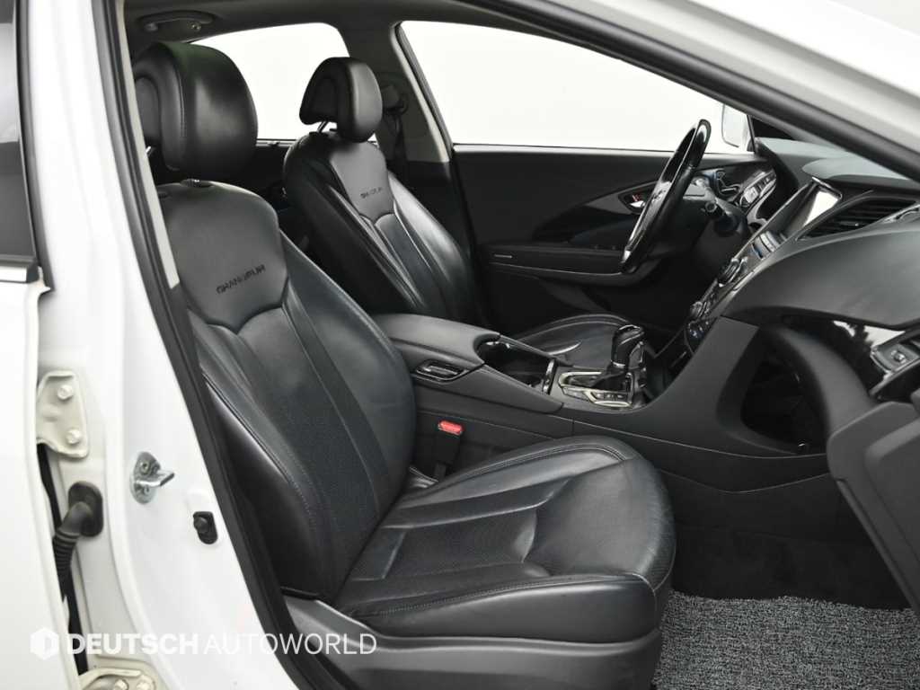 HYUNDAI Grandeur - Vista 10