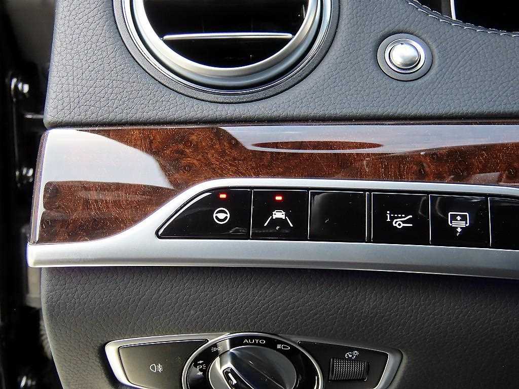 Mercedes Benz S Class - Vista 12