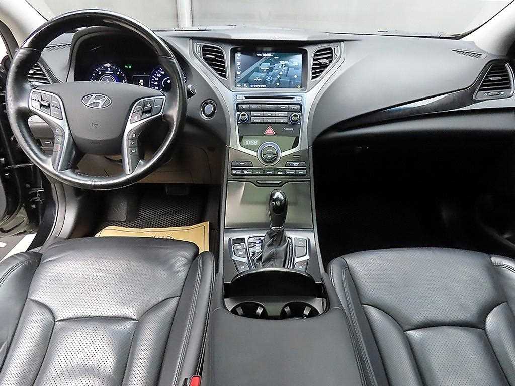 HYUNDAI Grandeur - Vista 7